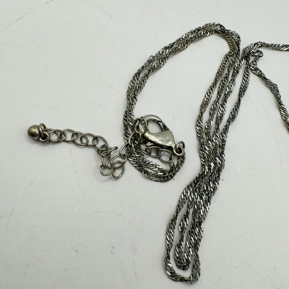 Long tiered hammered silver crescent tassel necklace - Picture 6 of 7